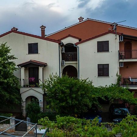 Apartment Exclusive Annex 로비니 외부 사진