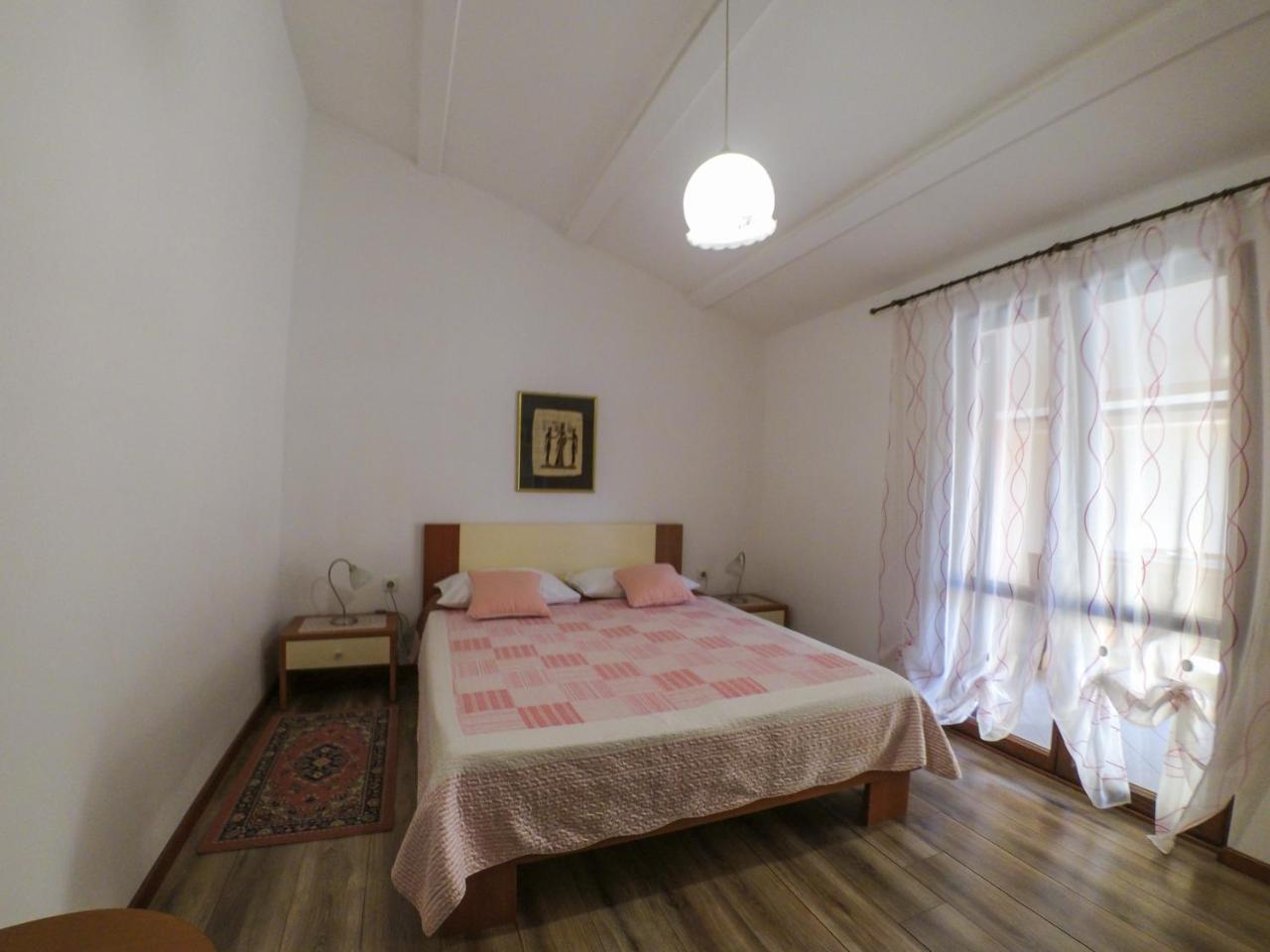 Apartment Exclusive Annex 로비니 외부 사진